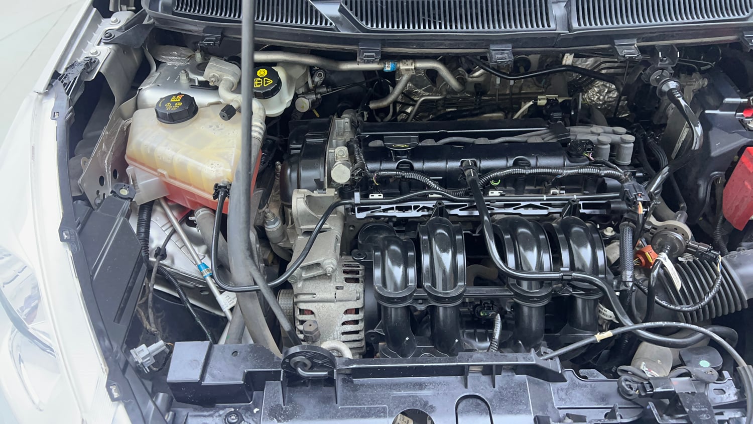 Used 2017 Ford Figo Titanium 1.2 Ti-VCT Petrol Manual engine ENGINE RIGHT SIDE VIEW