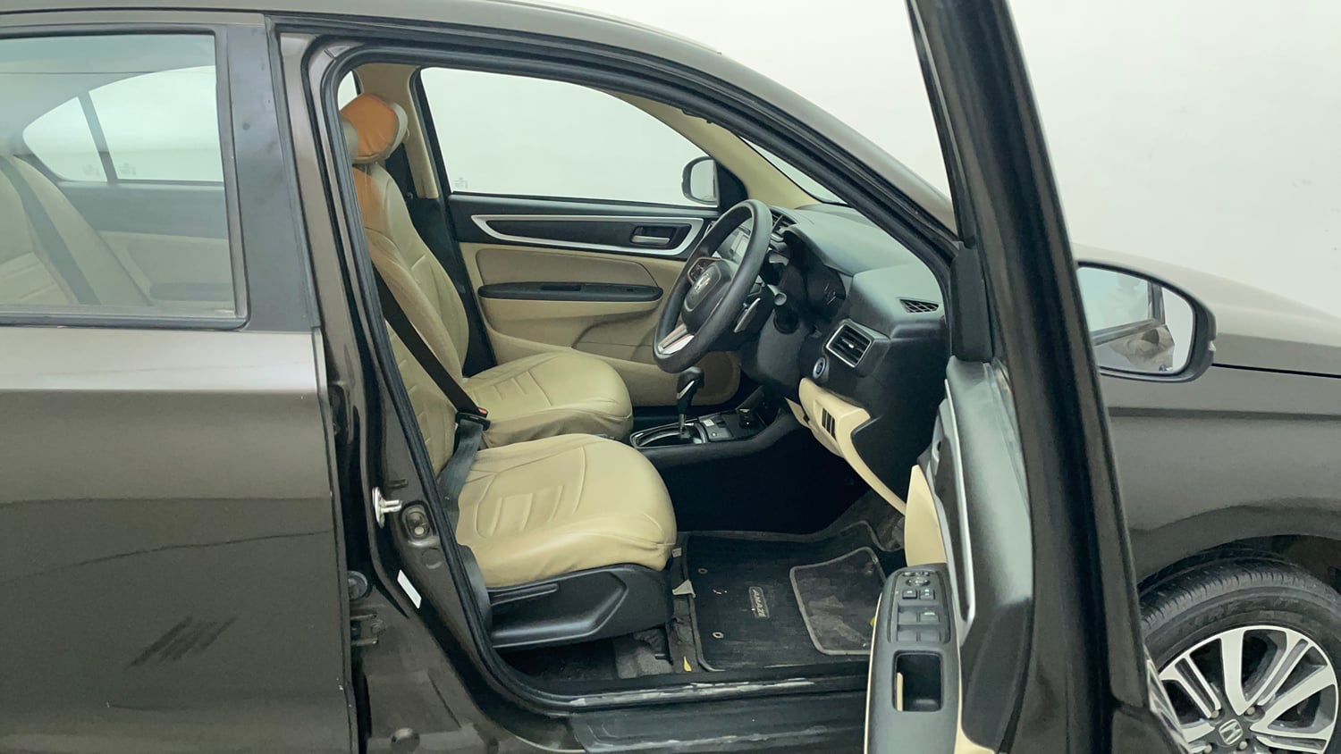 Used 2023 Honda Amaze VX CVT 1.2 Petrol Petrol Automatic interior RIGHT SIDE FRONT DOOR CABIN VIEW