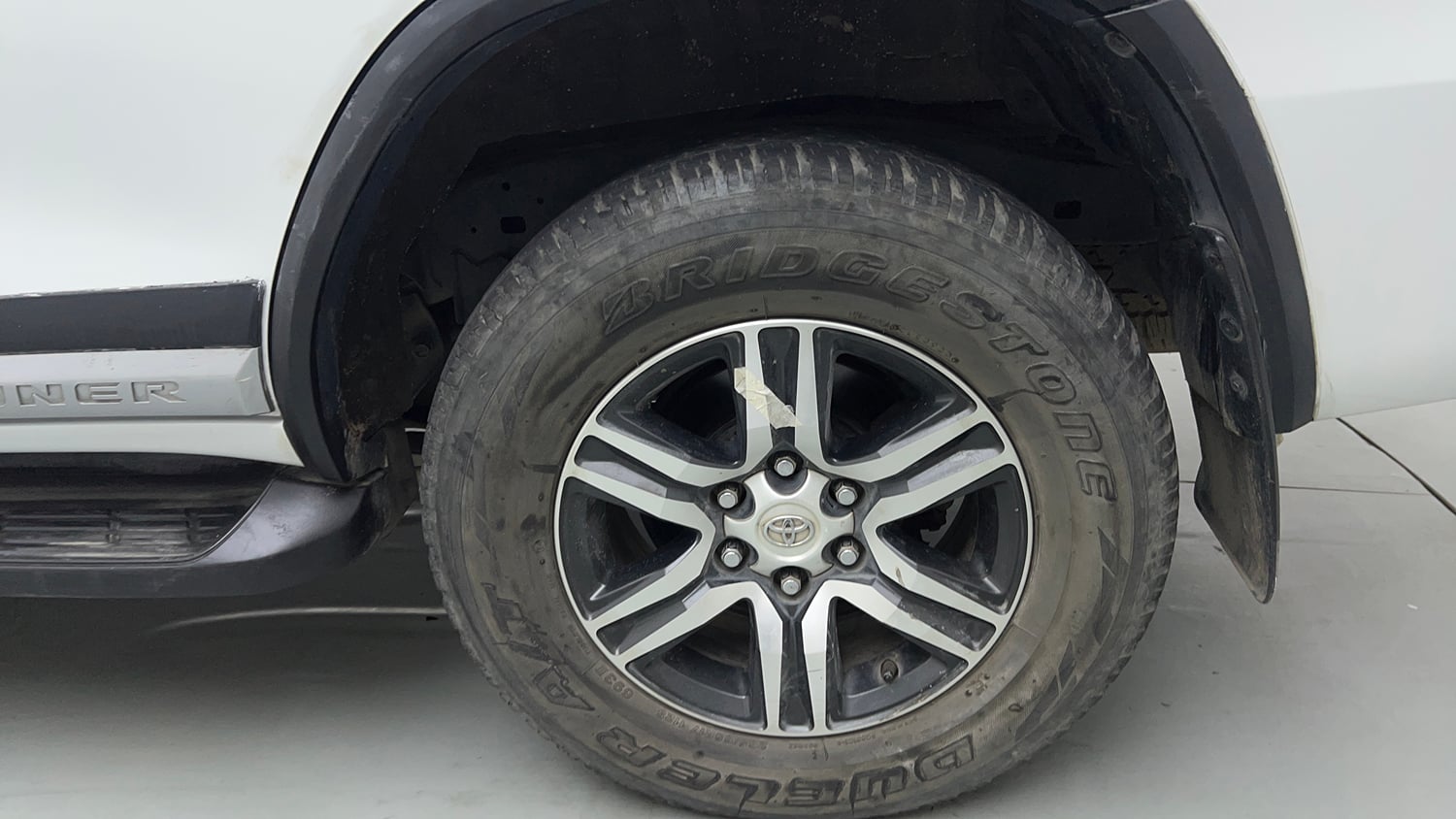 Used 2024 Toyota Fortuner 4X2 AT 2.7 Petrol Petrol Automatic tyres LEFT REAR TYRE RIM VIEW