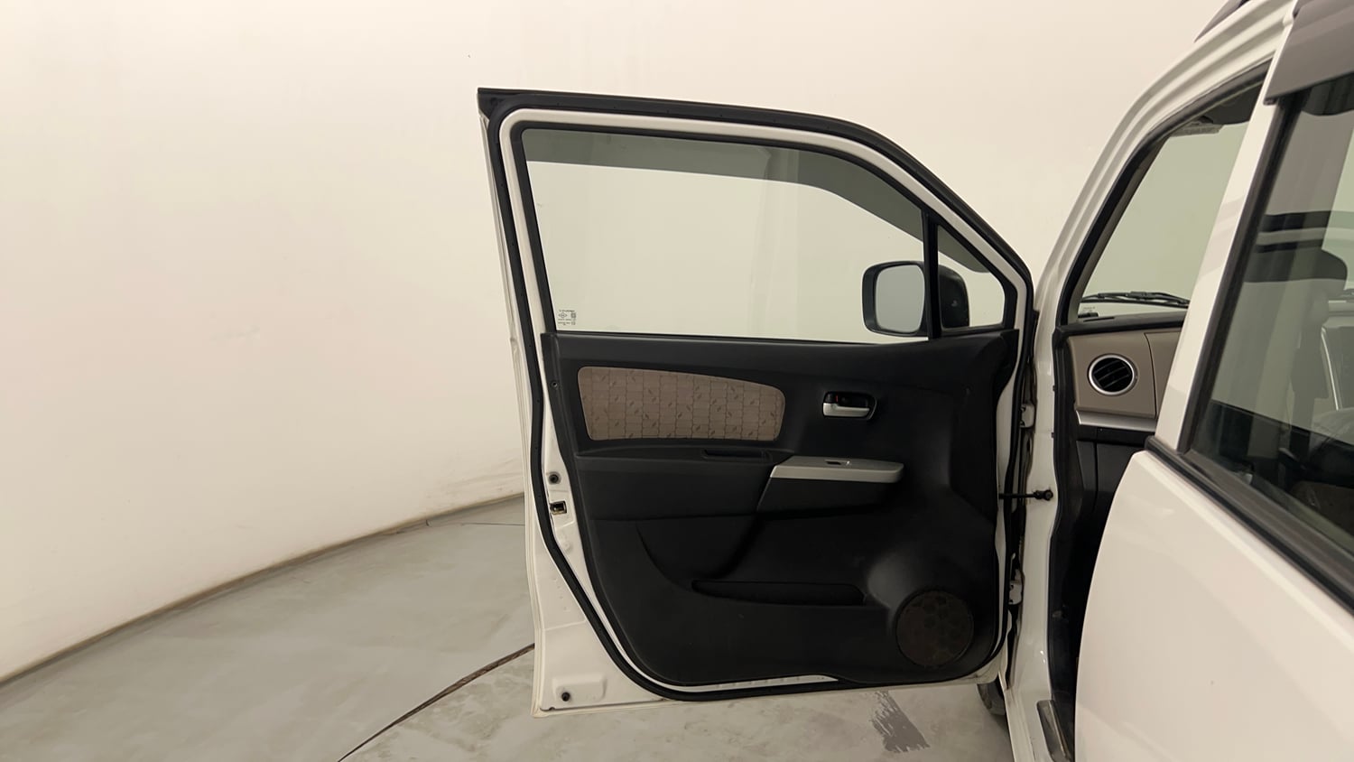 Used 2016 Maruti Suzuki Wagon R 1.0 VXI AMT Petrol Automatic interior LEFT FRONT DOOR OPEN VIEW