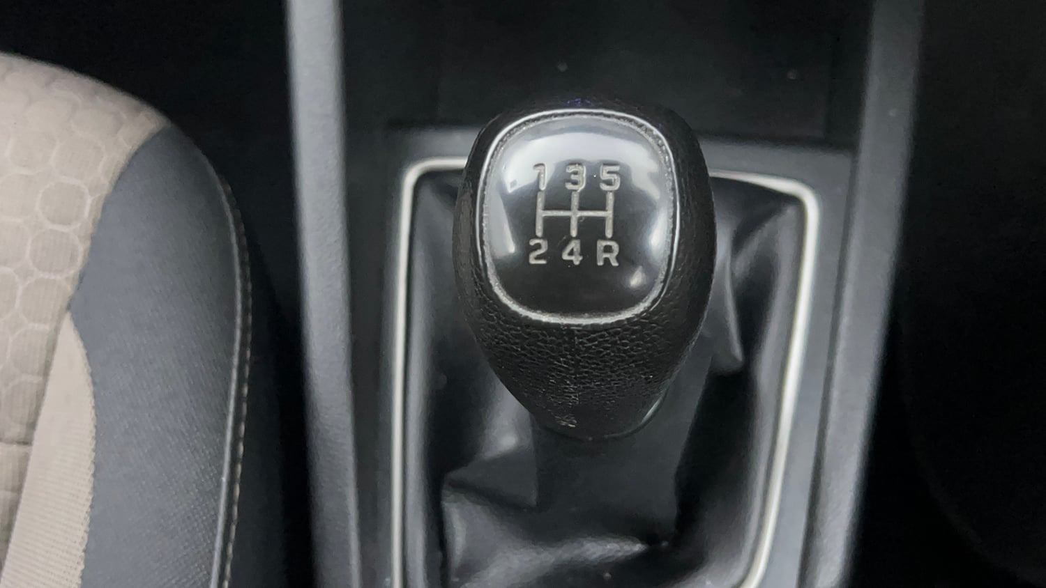 Used 2018 Hyundai Elite i20 Asta 1.2 Petrol Manual interior GEAR  KNOB VIEW