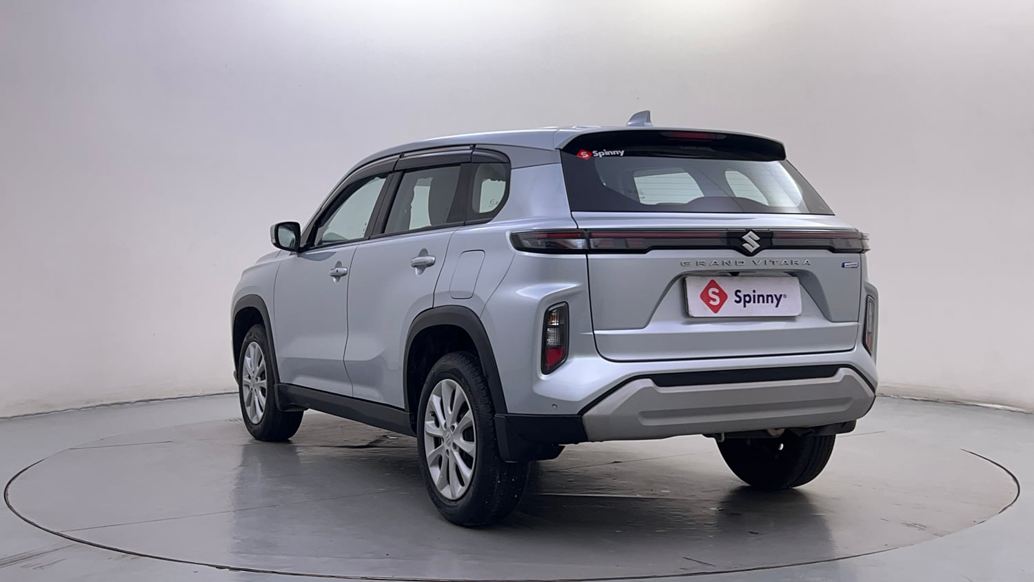 Used 2025 Maruti Suzuki Grand Vitara Delta Smart Hybrid Petrol Manual exterior LEFT REAR CORNER VIEW