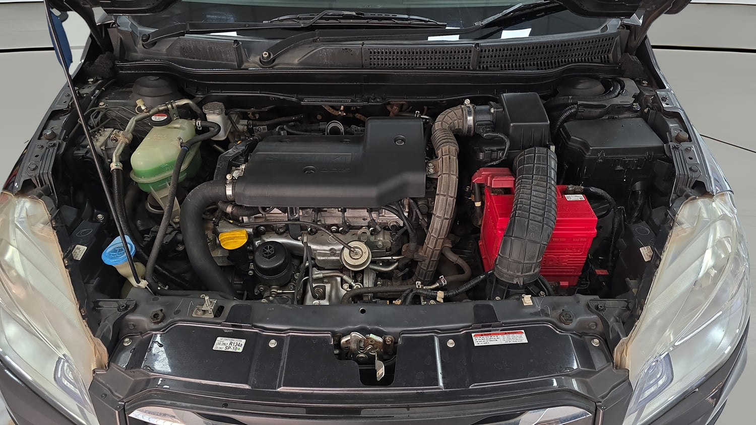 Used 2016 Maruti Suzuki S-Cross Zeta 1.3 Diesel Manual engine ENGINE & BONNET OPEN FRONT VIEW
