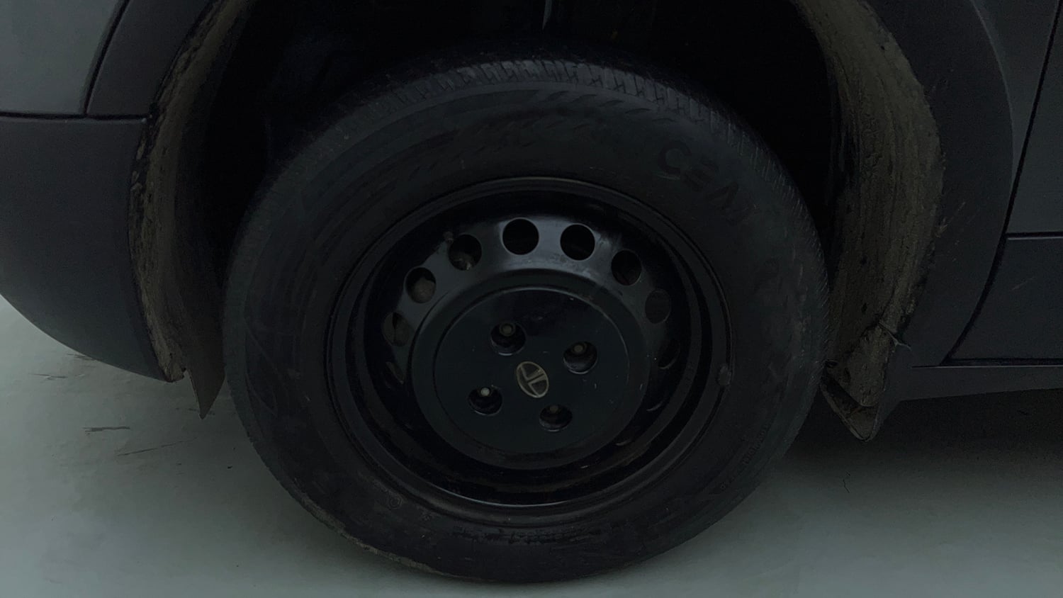 Used 2023 Tata Punch Pure iCNG Cng Manual tyres LEFT FRONT TYRE RIM VIEW