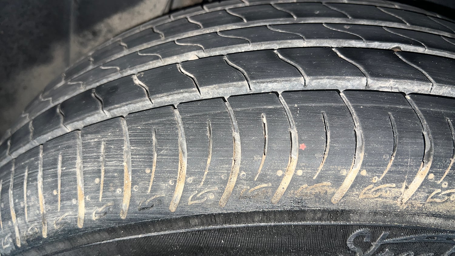 Used 2025 Mahindra XUV 3XO AX5 1.2 Petrol Petrol Manual tyres LEFT REAR TYRE TREAD VIEW
