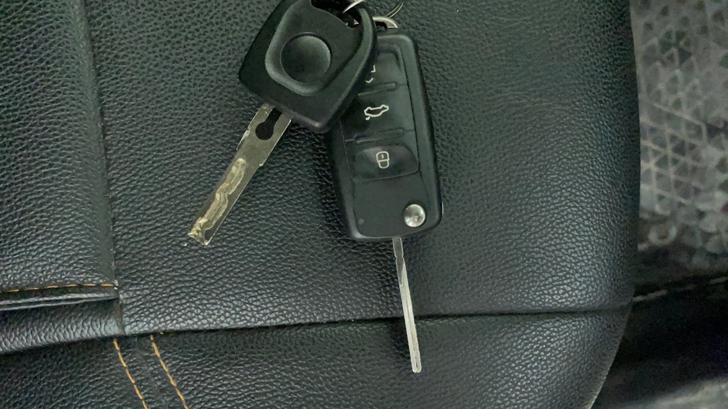 Used 2017 Volkswagen Polo Comfortline 1.2L (P) Petrol Manual extra CAR KEY VIEW
