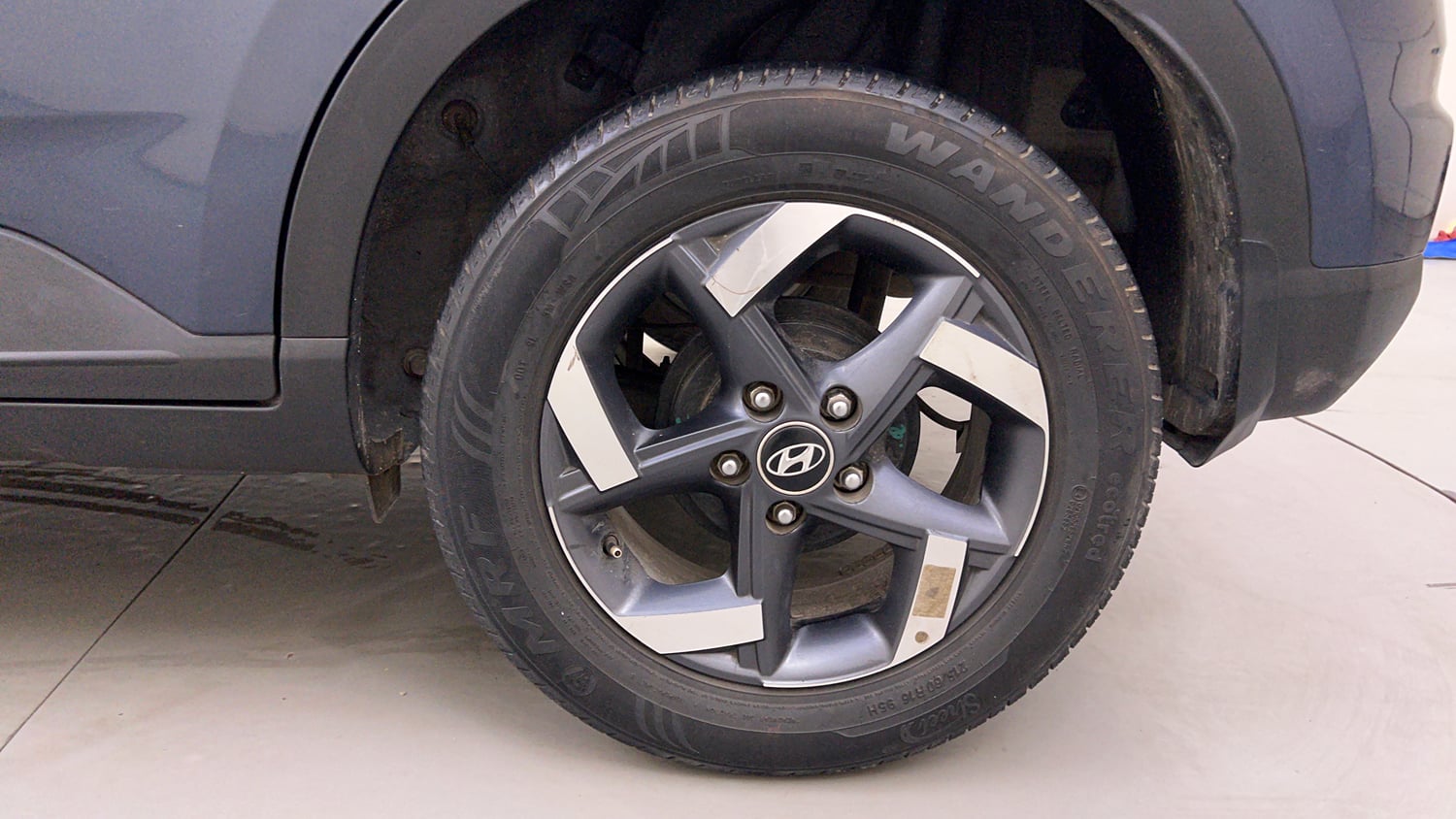 Used 2022 Hyundai Venue SX 1.5 CRDi Diesel Manual tyres LEFT REAR TYRE RIM VIEW