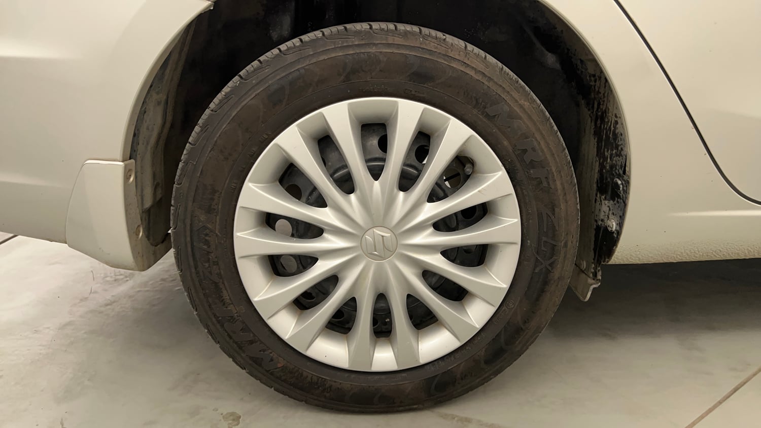 Used 2015 Maruti Suzuki Ciaz VXi+ Petrol Manual tyres RIGHT REAR TYRE RIM VIEW