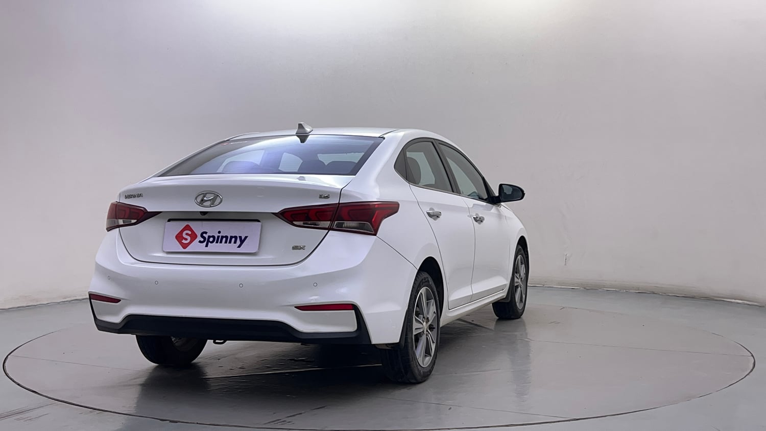 Used 2019 Hyundai Verna SX (O) 1.6 VTVT AT Petrol Automatic exterior RIGHT REAR CORNER VIEW