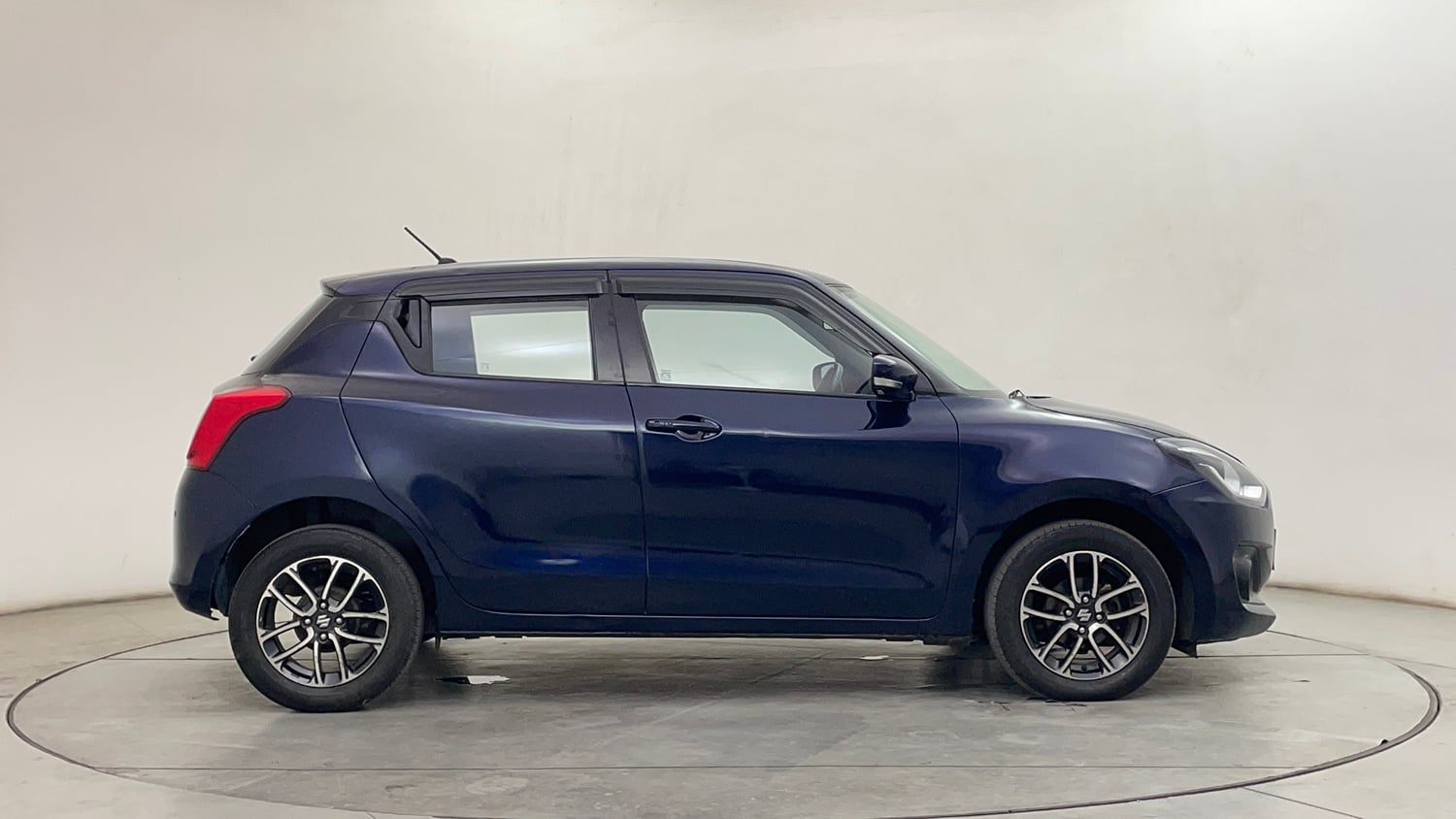 Used 2018 Maruti Suzuki Swift ZXi Plus Petrol Manual exterior RIGHT SIDE VIEW