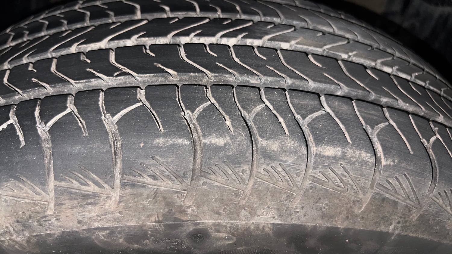 Used 2025 Maruti Suzuki Grand Vitara Delta Smart Hybrid Petrol Manual tyres RIGHT FRONT TYRE TREAD VIEW