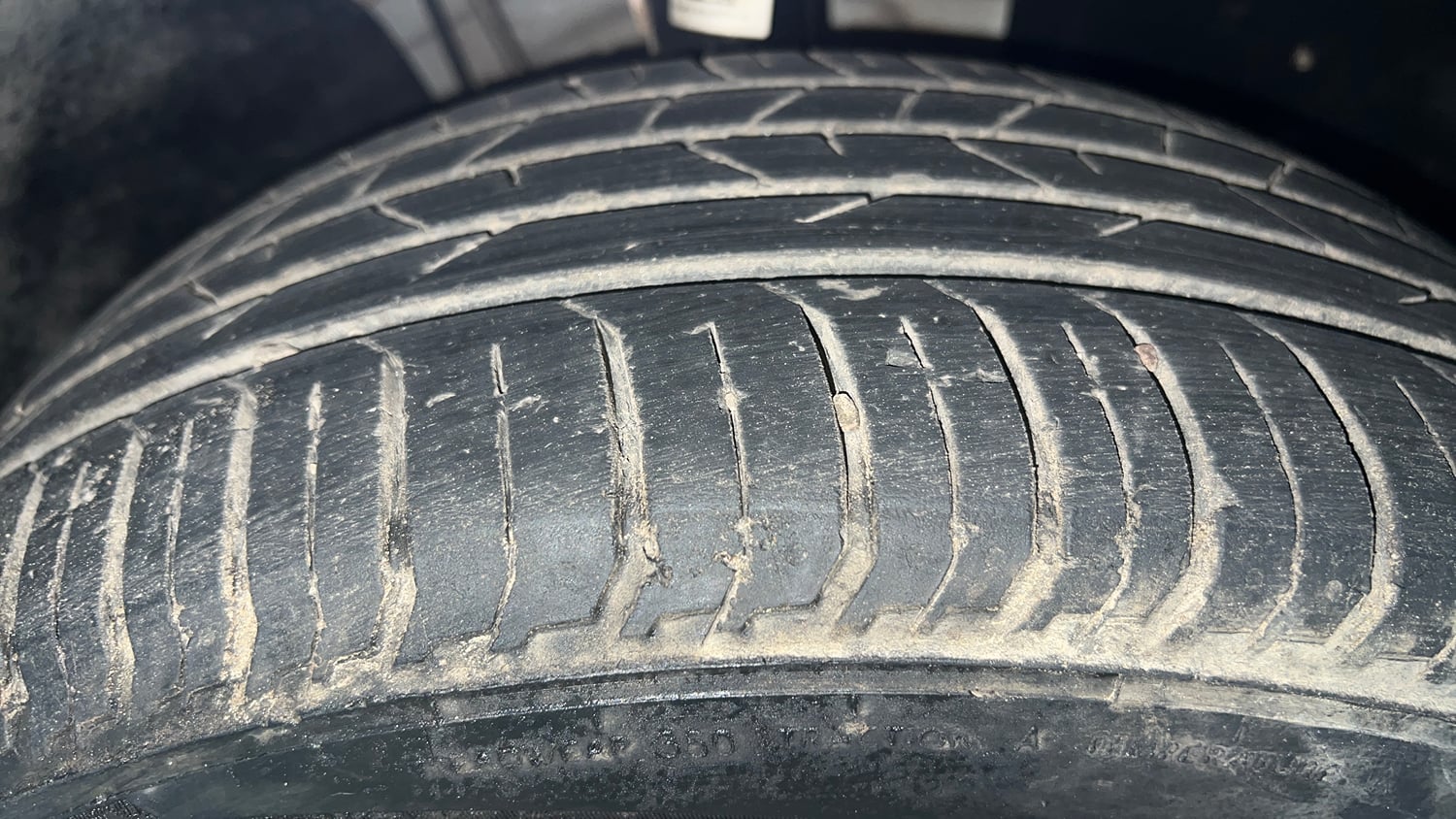 Used 2025 Volkswagen Virtus Topline 1.0 TSI AT Petrol Automatic tyres RIGHT FRONT TYRE TREAD VIEW