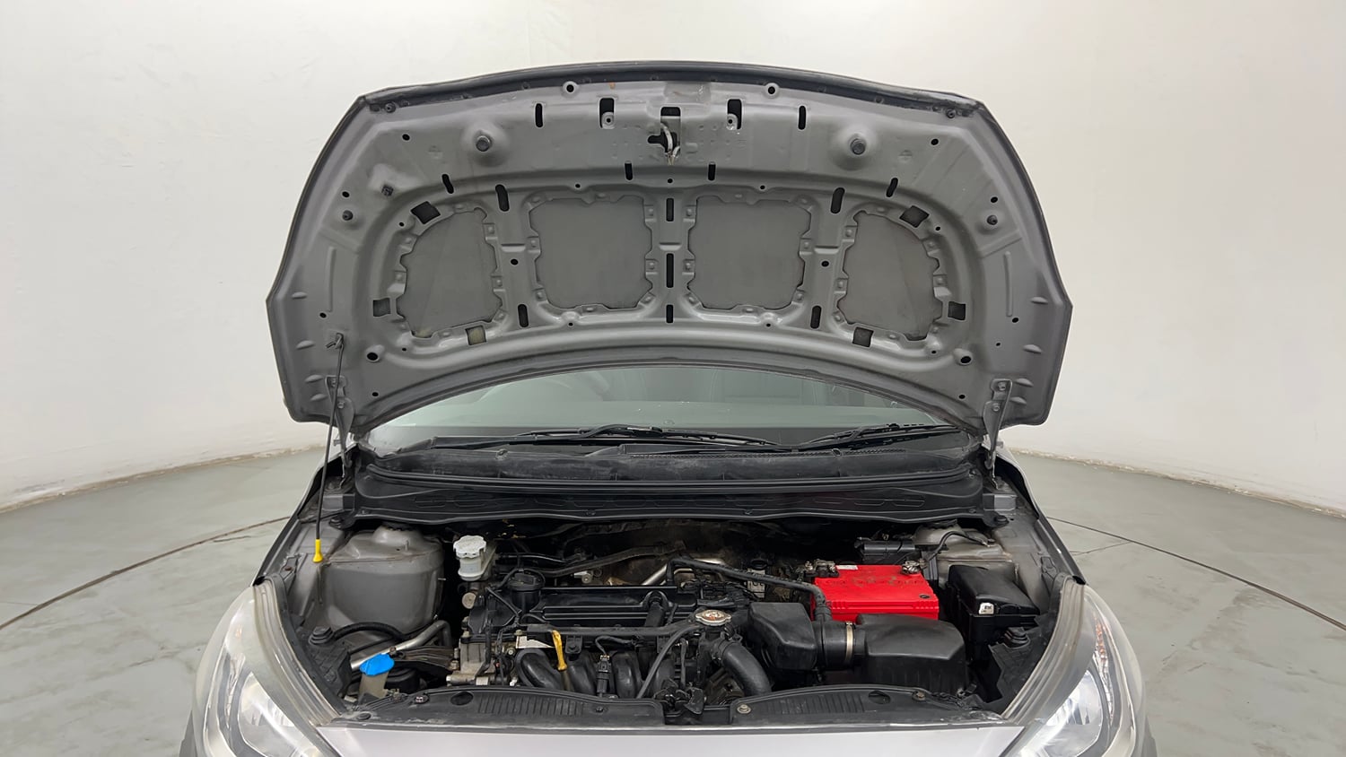 Used 2013 Hyundai i20 Sportz 1.2 Petrol Manual engine ENGINE & BONNET OPEN FRONT VIEW