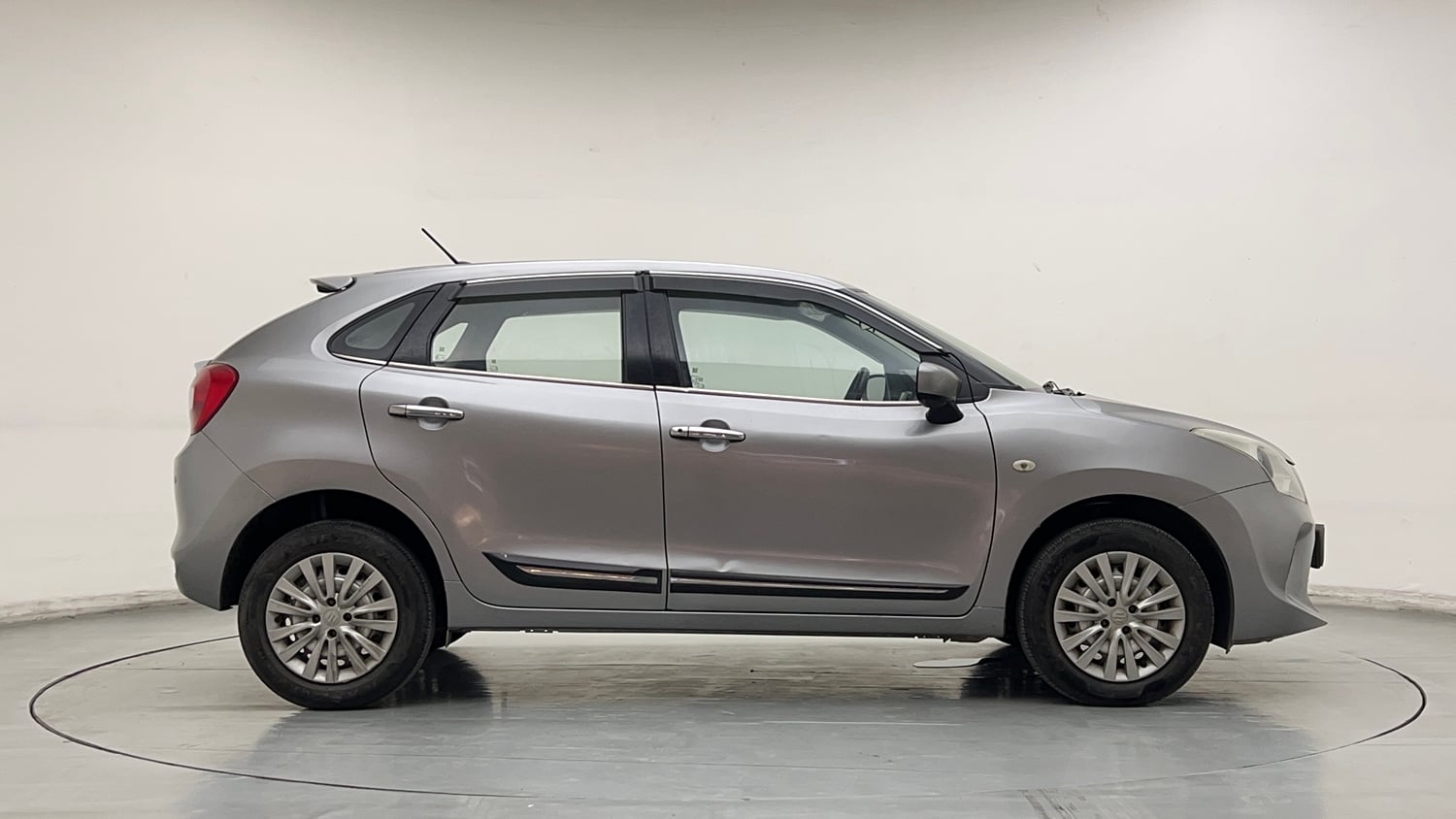 Used 2021 Maruti Suzuki Baleno Sigma Petrol Manual exterior RIGHT SIDE VIEW