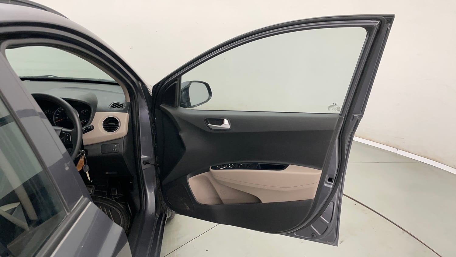 Used 2019 Hyundai Grand i10 Sportz AT 1.2 Kappa VTVT Petrol Automatic interior RIGHT FRONT DOOR OPEN VIEW