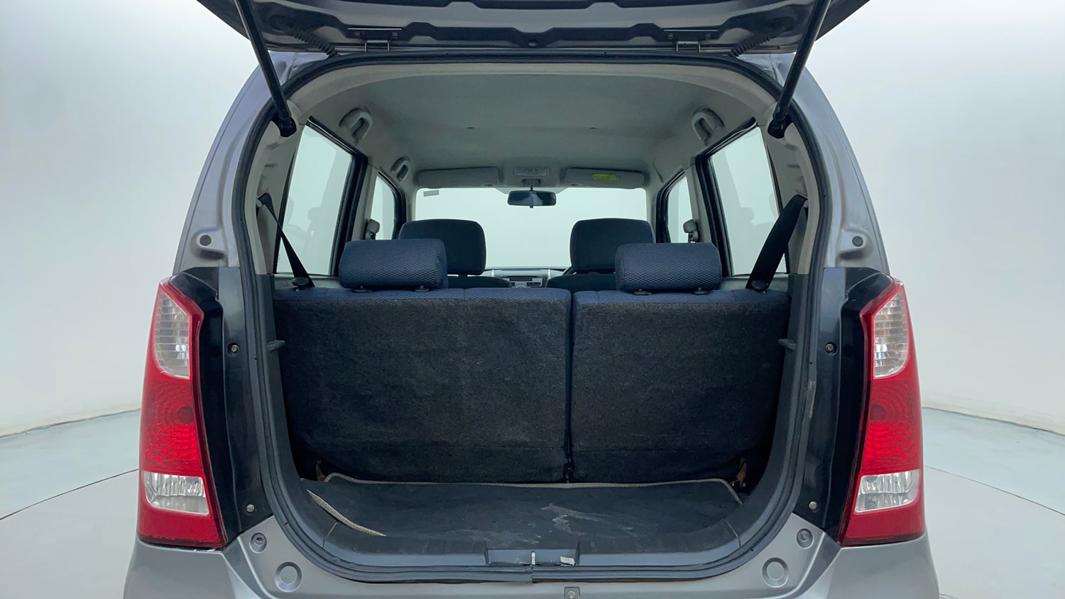 Used 2012 Maruti Suzuki Wagon R 1.0 VXi Petrol Manual interior DICKY INSIDE VIEW