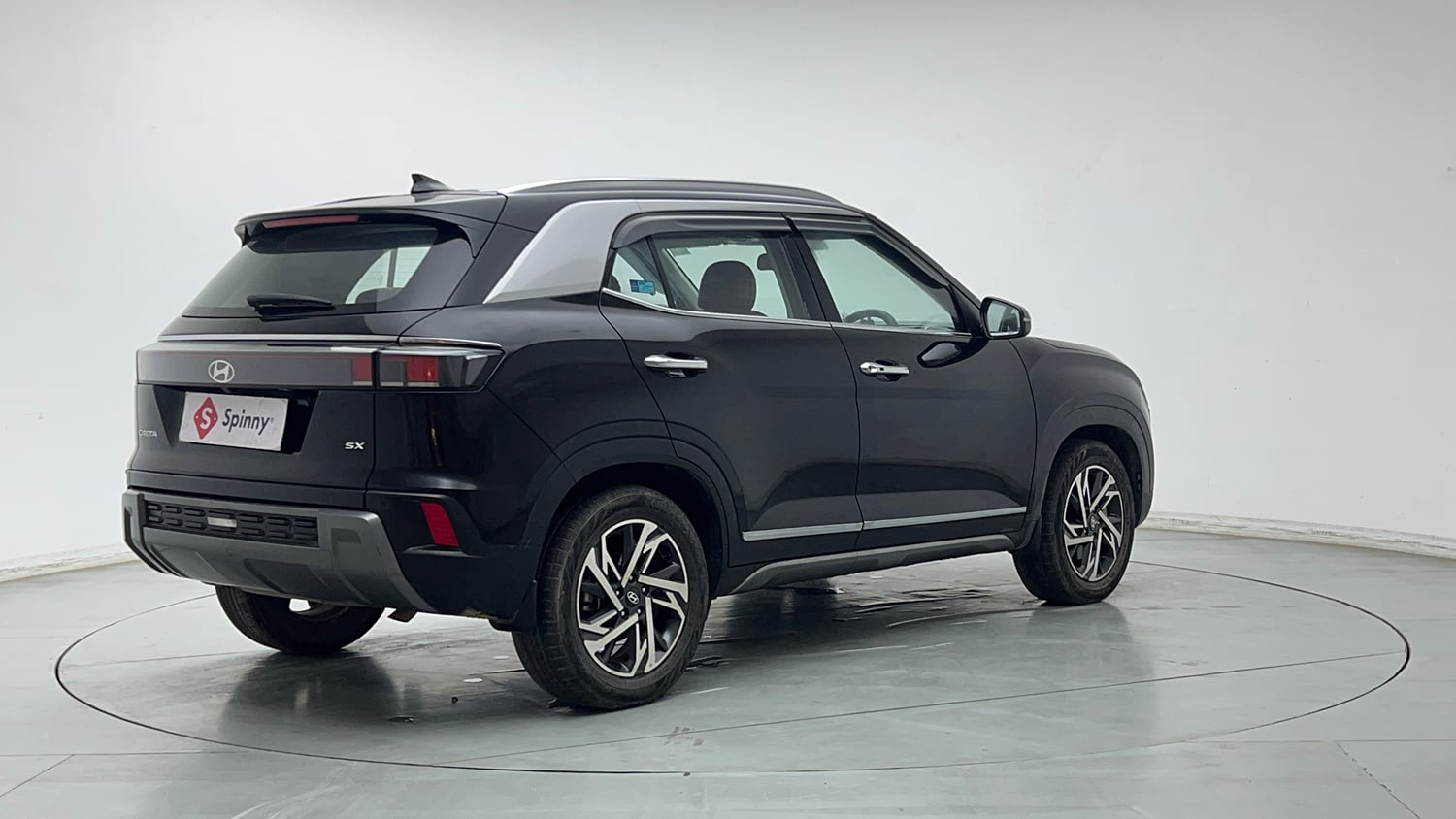 Used 2024 Hyundai Creta 1.5 MPi Petrol MT SX Petrol Manual exterior RIGHT REAR CORNER VIEW