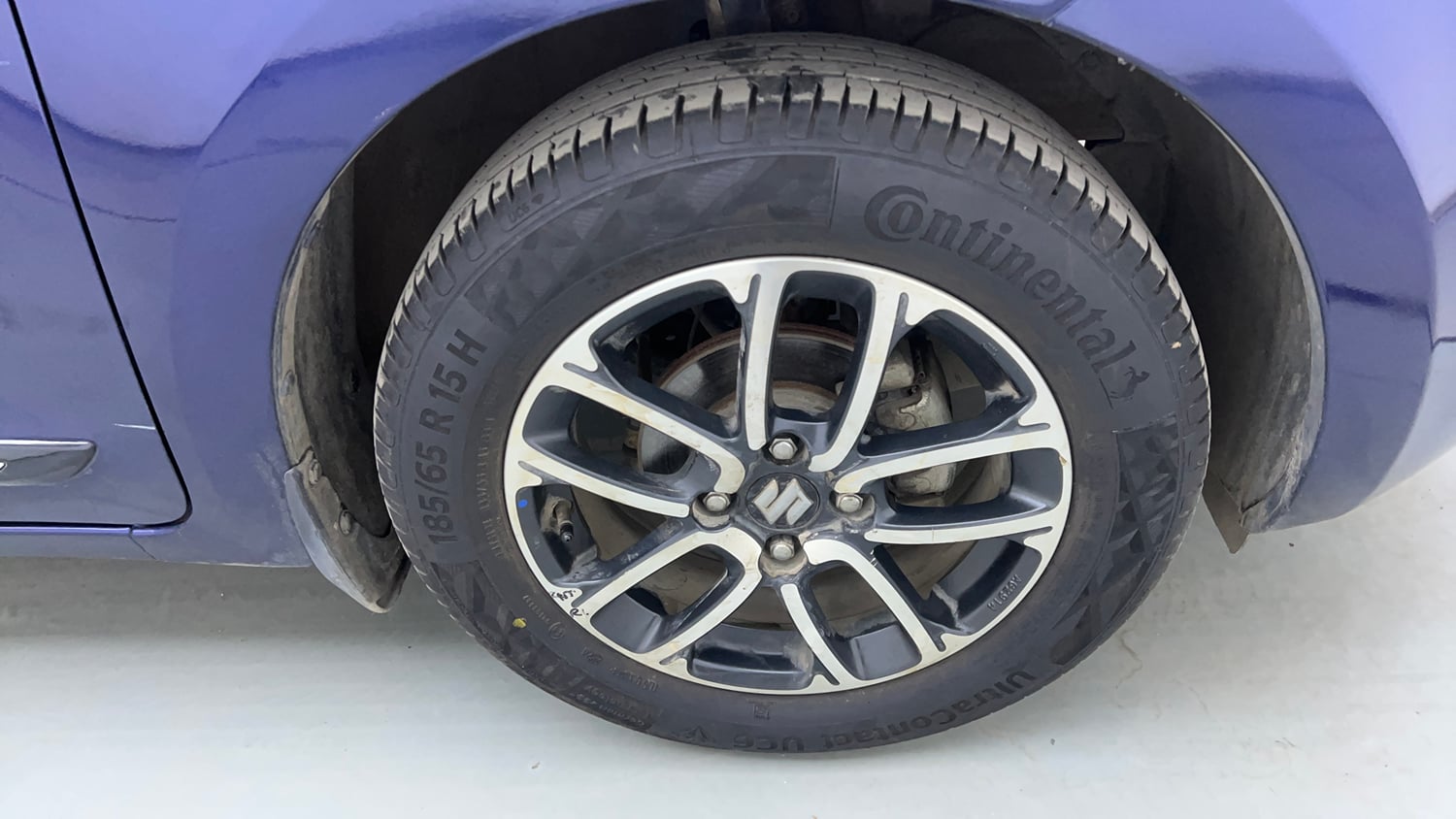 Used 2019 Maruti Suzuki Swift ZXi Plus AMT Petrol Automatic tyres RIGHT FRONT TYRE RIM VIEW