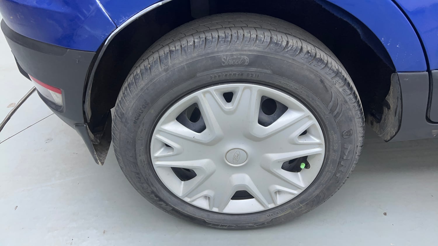 Used 2018 Ford EcoSport Trend + 1.5L TDCi Diesel Manual tyres RIGHT REAR TYRE RIM VIEW