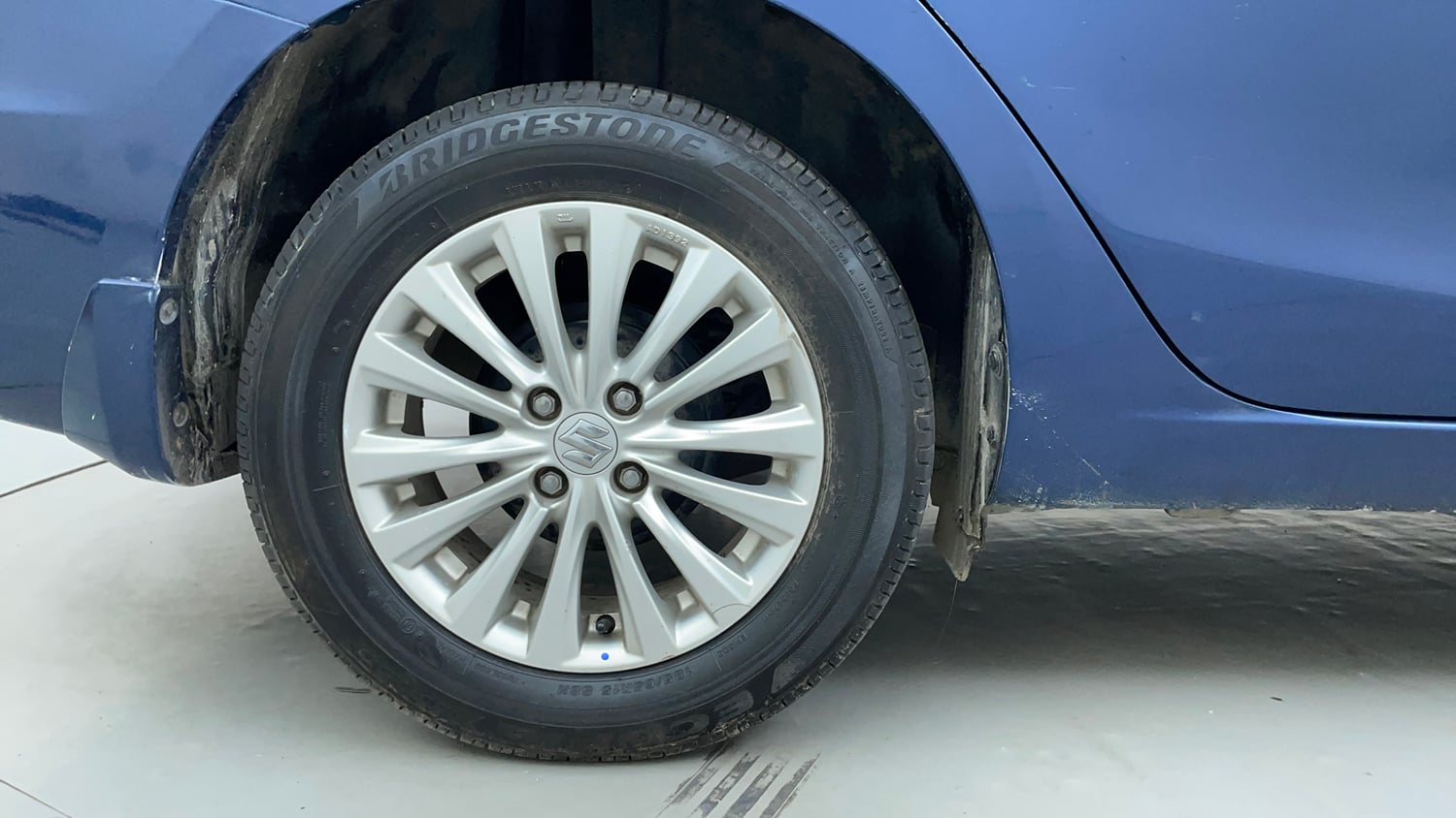 Used 2018 Maruti Suzuki Ciaz Zeta Hybrid 1.5 AT Petrol Automatic tyres RIGHT REAR TYRE RIM VIEW