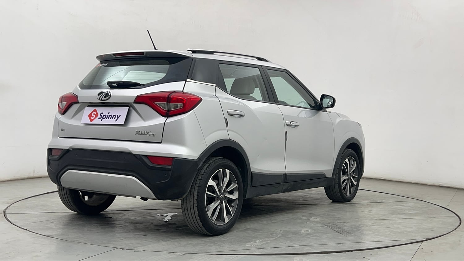 Used 2019 Mahindra XUV 300 1.2 W8 (O) Petrol Manual exterior RIGHT REAR CORNER VIEW