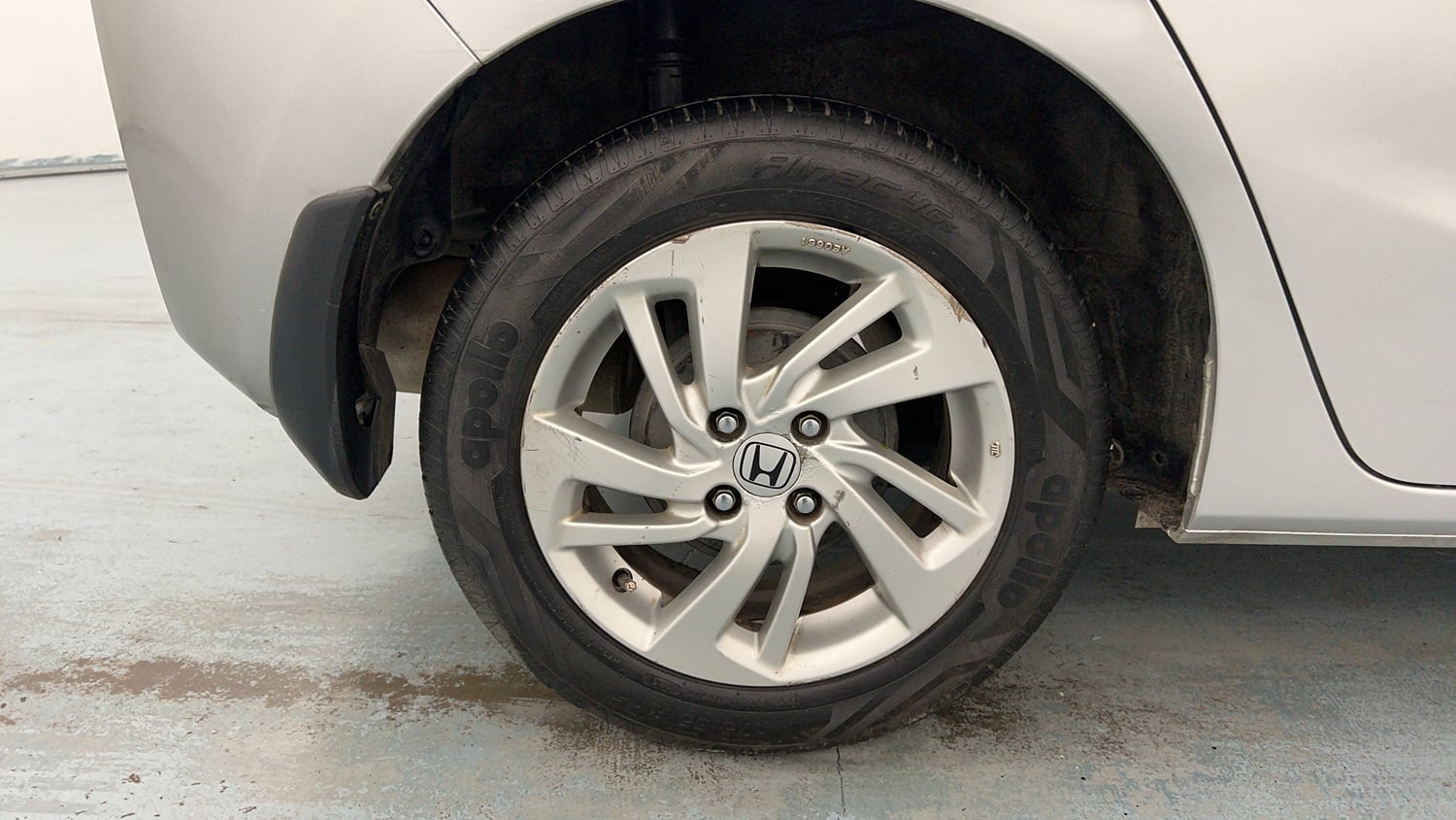 Used 2016 Honda Jazz V Petrol Petrol Manual tyres RIGHT REAR TYRE RIM VIEW