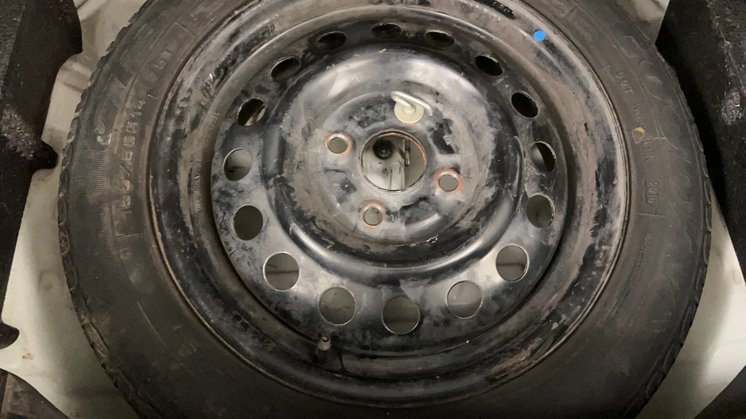 Used 2016 Maruti Suzuki Wagon R 1.0 VXI AMT Petrol Automatic tyres SPARE TYRE VIEW