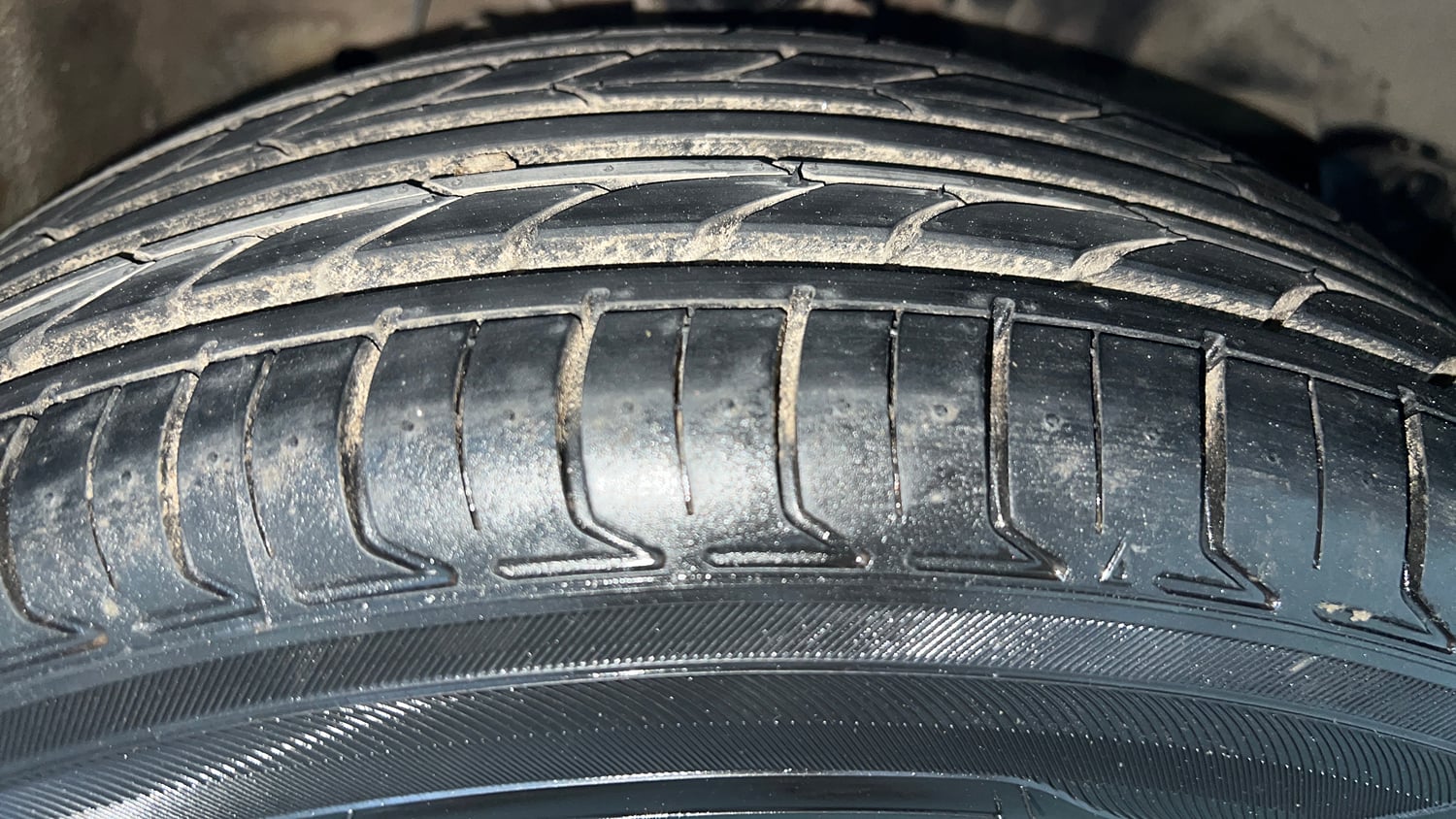 Used 2022 Honda City 4th Generation V Petrol Petrol Manual tyres RIGHT FRONT TYRE TREAD VIEW