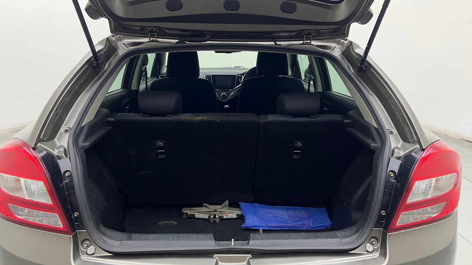 Used 2020 Maruti Suzuki Baleno Alpha Petrol Manual interior DICKY INSIDE VIEW