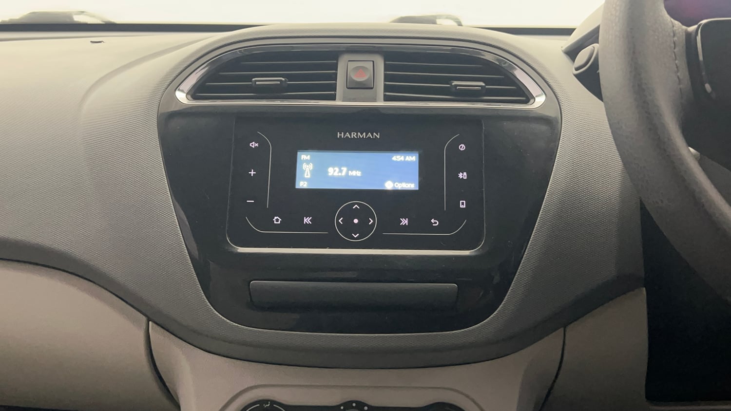 Used 2025 Tata Tiago XM Petrol Manual top_features Integrated (in-dash) music system