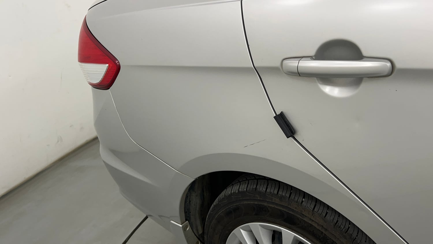Used 2015 Maruti Suzuki Ciaz VXi+ Petrol Manual dents MINOR SCRATCH