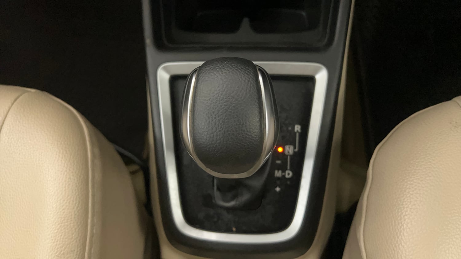 Used 2017 Maruti Suzuki Dzire ZXi AMT Petrol Automatic interior GEAR  KNOB VIEW
