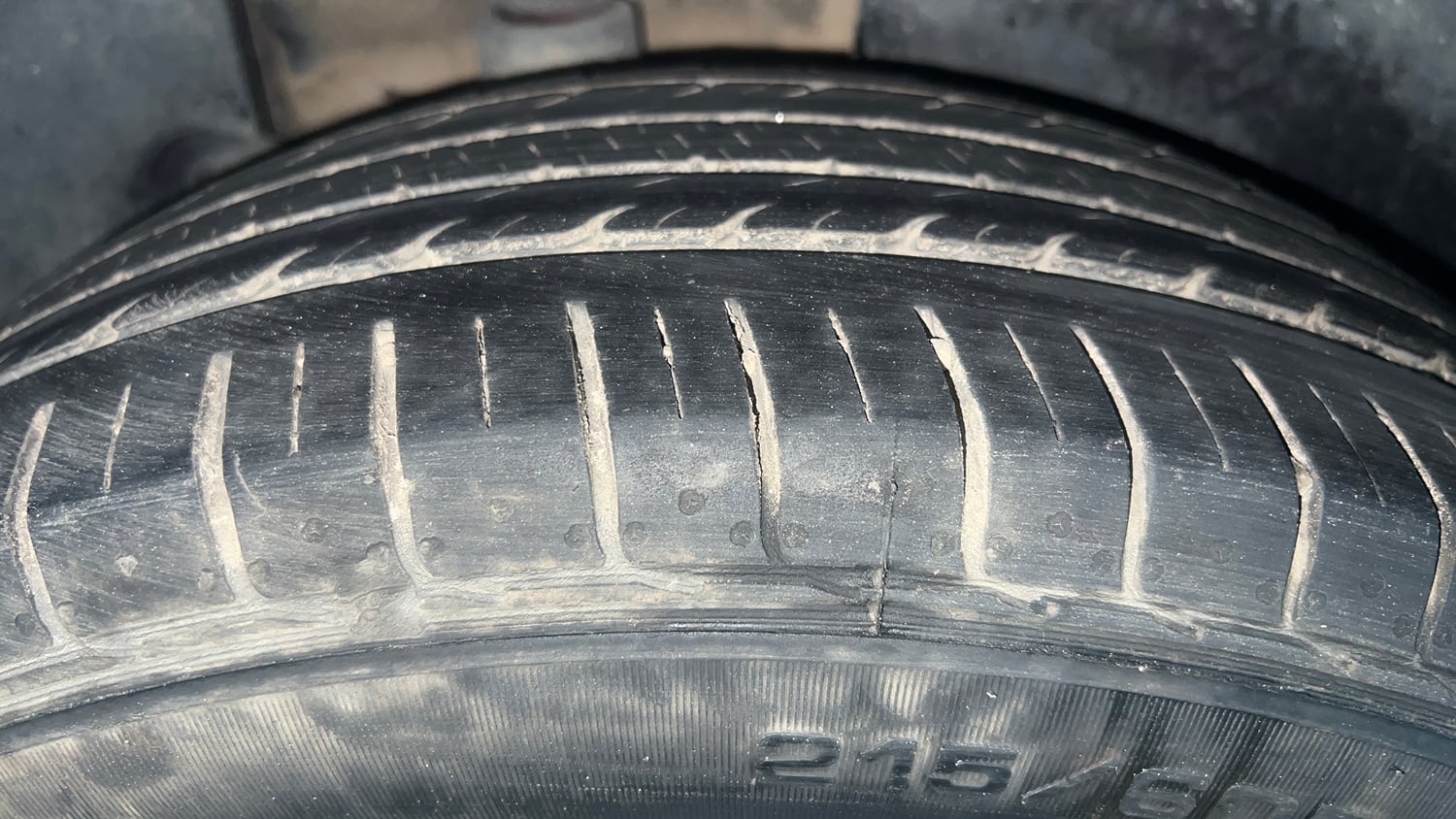 Used 2022 kia Seltos HTX 1.5 IVT Petrol Automatic tyres RIGHT REAR TYRE TREAD VIEW