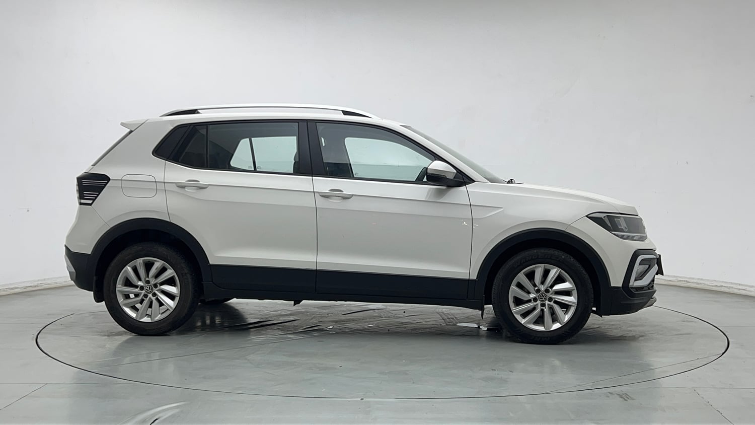 Used 2022 Volkswagen Taigun Highline 1.0 TSI AT Petrol Automatic exterior RIGHT SIDE VIEW
