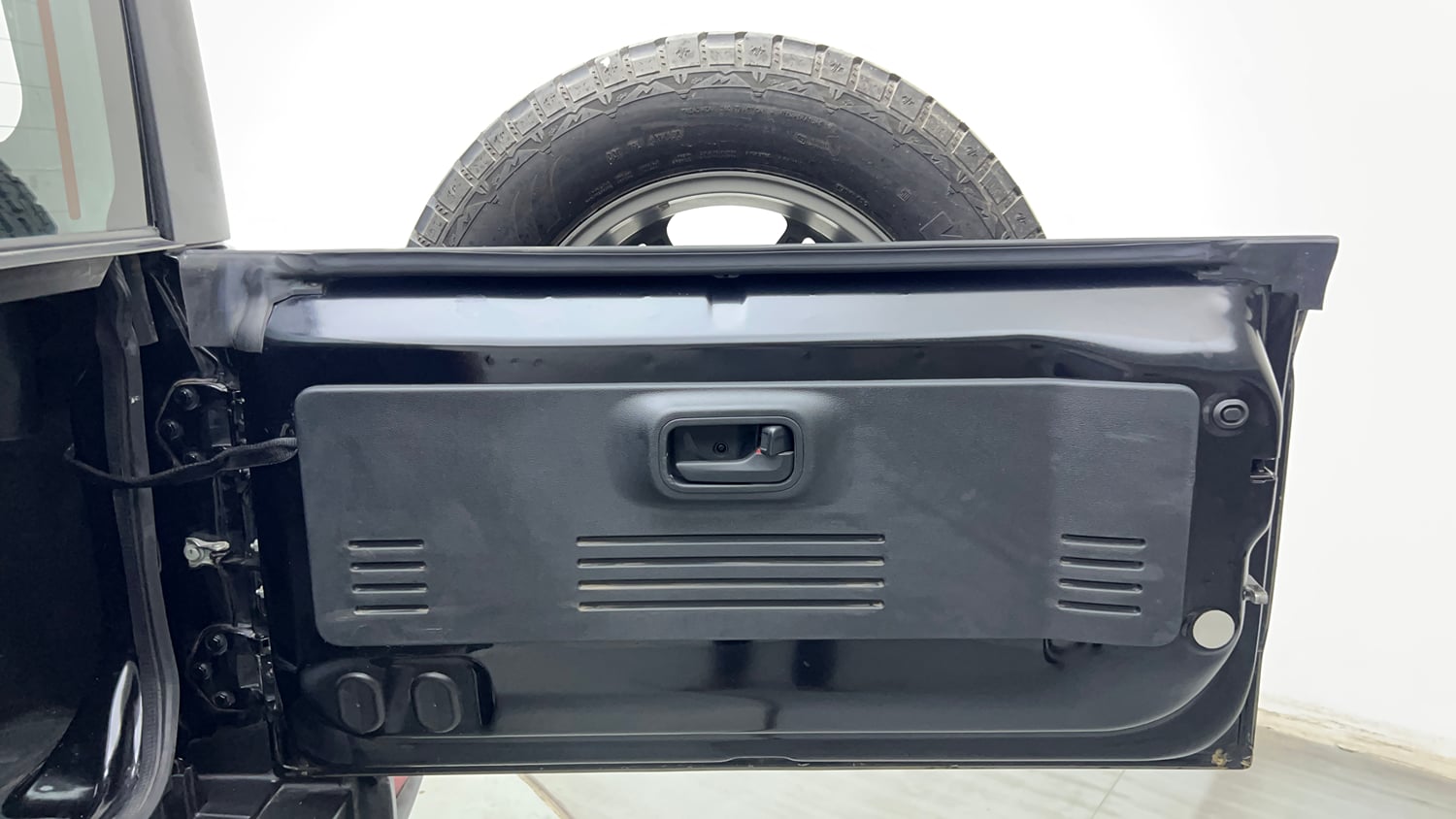 Used 2023 Mahindra Thar LX Hard Top Petrol AT 4WD Petrol Automatic interior DICKY DOOR OPEN VIEW