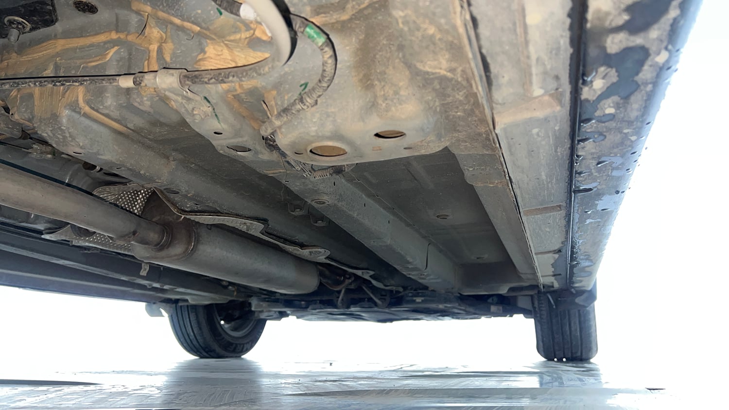 Used 2025 Mahindra XUV 3XO AX5 1.2 Petrol Petrol Manual extra REAR RIGHT UNDERBODY VIEW