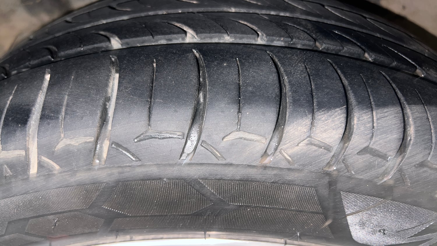 Used 2019 Hyundai Verna SX (O) 1.6 VTVT AT Petrol Automatic tyres RIGHT REAR TYRE TREAD VIEW