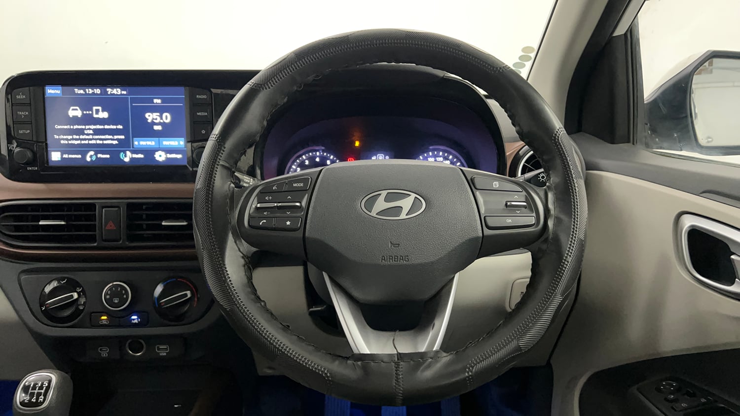 Used 2023 Hyundai Aura SX 1.2 CNG Cng Manual interior STEERING VIEW