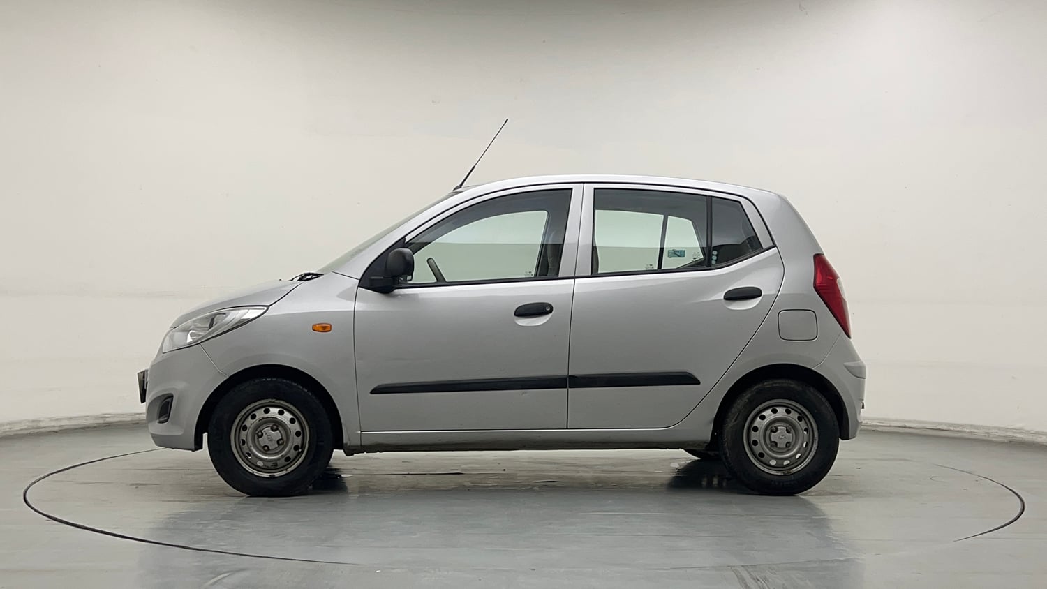 Used 2013 Hyundai i10 Magna 1.1 iRDE2 Petrol Manual exterior LEFT SIDE VIEW