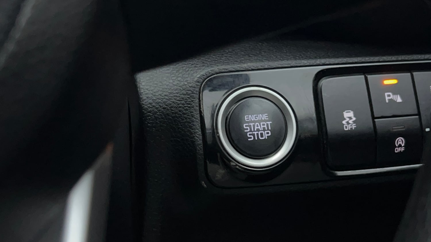 Used 2024 Kia Sonet HTK Plus 1.2 Petrol MT Petrol Manual top_features Keyless start