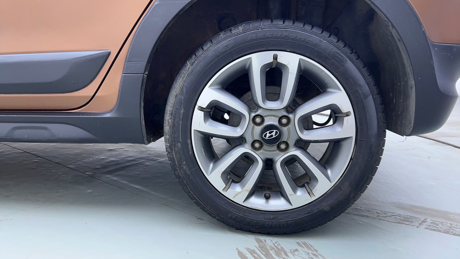 Used 2016 Hyundai i20 Active 1.2 S Petrol Manual tyres LEFT REAR TYRE RIM VIEW