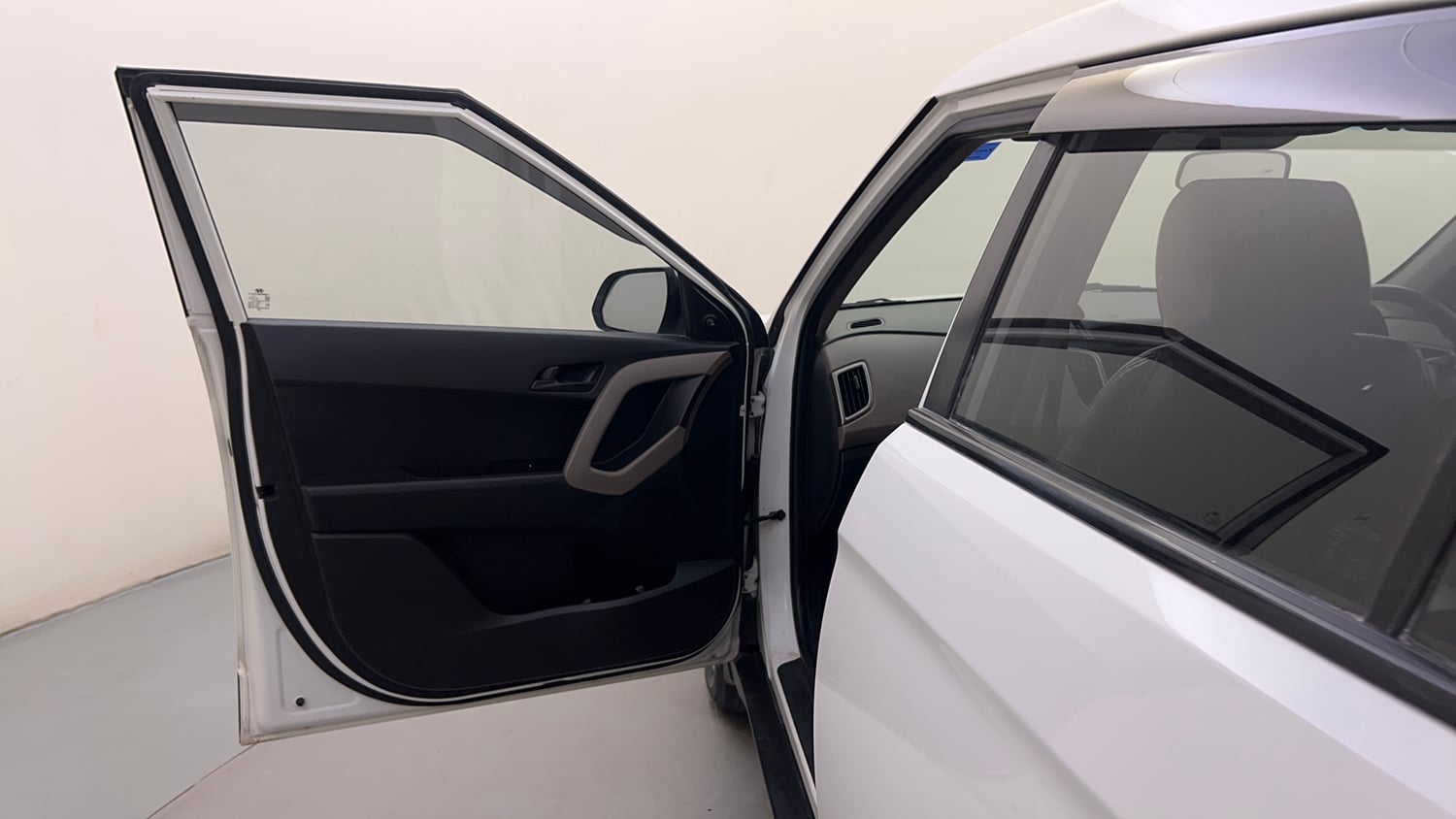 Used 2016 Hyundai Creta 1.6 Base Petrol Petrol Manual interior LEFT FRONT DOOR OPEN VIEW