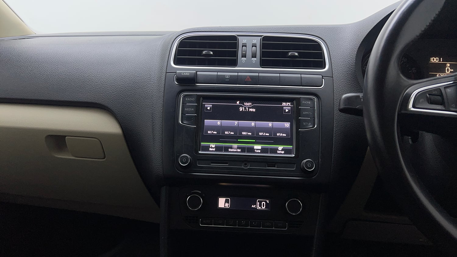 Used 2019 Skoda Rapid Ambition 1.6 MPI Petrol Manual top_features Integrated (in-dash) music system