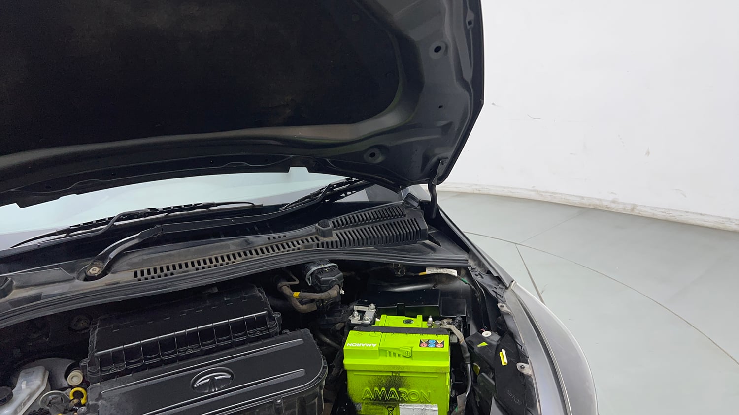 Used 2020 Tata Tiago XZ Plus Petrol Manual engine ENGINE LEFT SIDE HINGE & APRON VIEW