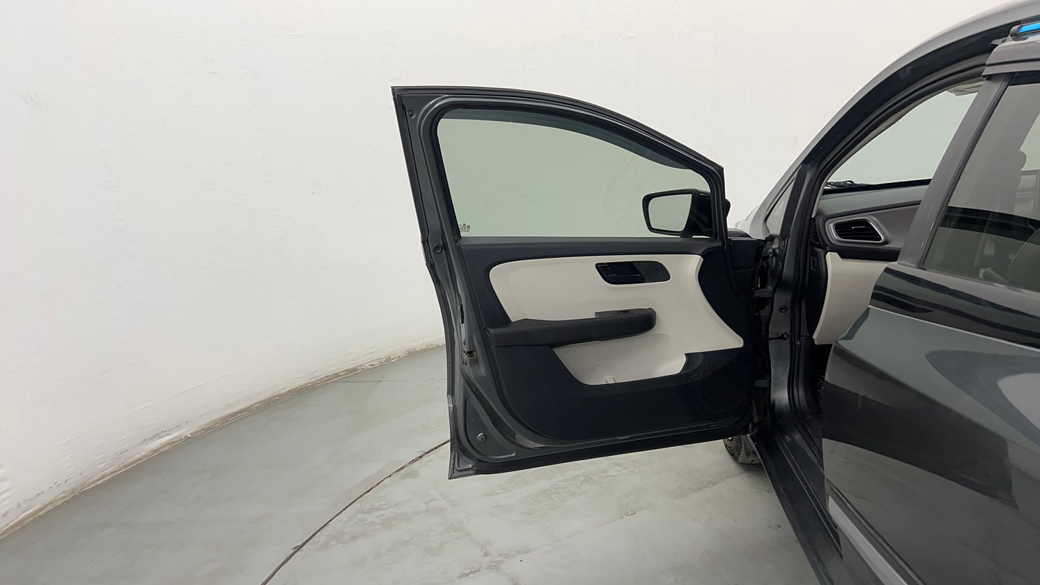 Used 2023 Tata Altroz XM Plus Petrol Petrol Manual interior LEFT FRONT DOOR OPEN VIEW