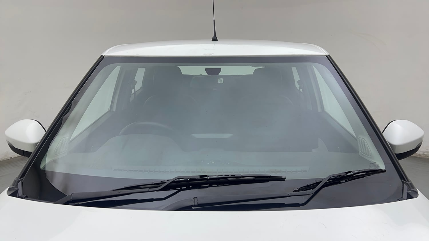 Used 2022 Tata Punch Accomplished Dazzle Pack MT Petrol Manual exterior FRONT WINDSHIELD VIEW
