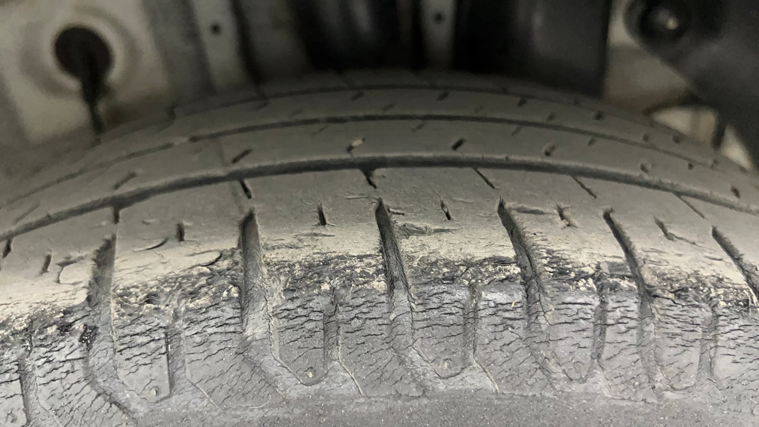 Used 2018 Hyundai Elite i20 Asta 1.2 (O) Petrol Manual tyres LEFT REAR TYRE TREAD VIEW