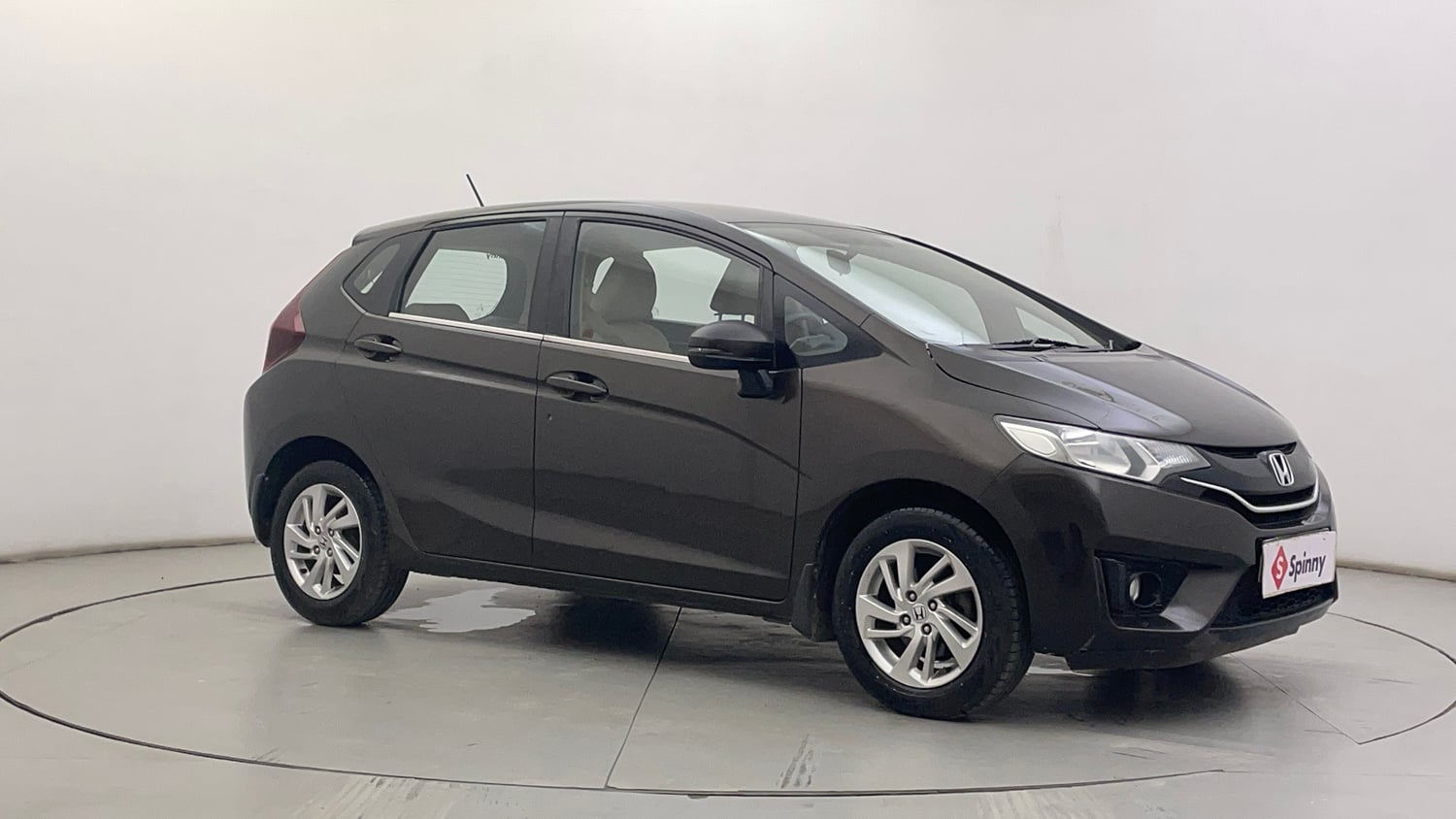 Used 2018 Honda Jazz V Petrol Petrol Manual exterior RIGHT FRONT CORNER VIEW