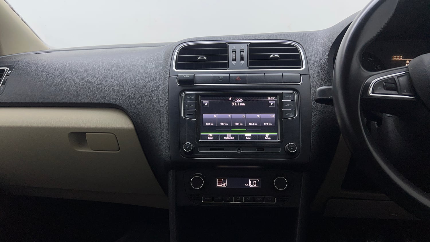 Used 2019 Skoda Rapid Ambition 1.6 MPI Petrol Manual interior MUSIC SYSTEM & AC CONTROL VIEW
