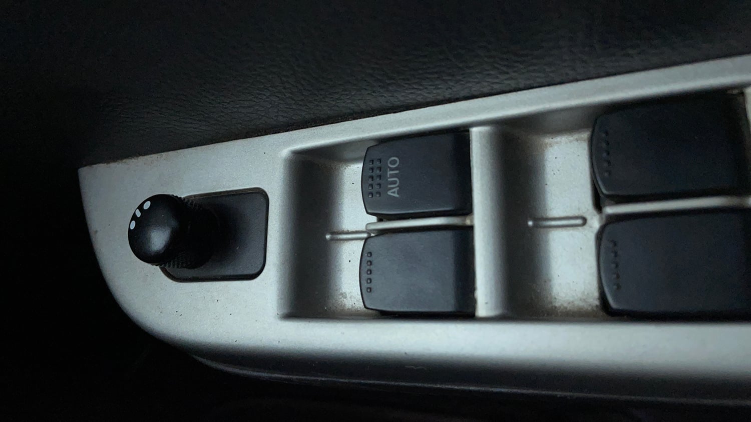 Used 2012 Maruti Suzuki Wagon R 1.0 VXi Petrol Manual top_features Adjustable ORVM